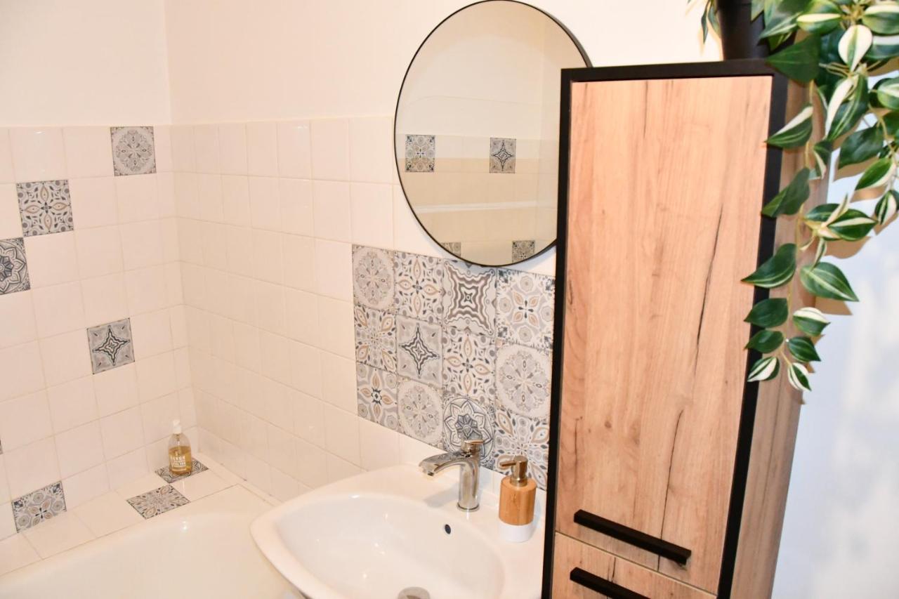 Appartement 32 M2 Intra Muros - Wifi - Netflix - Bureau Авиньон Екстериор снимка